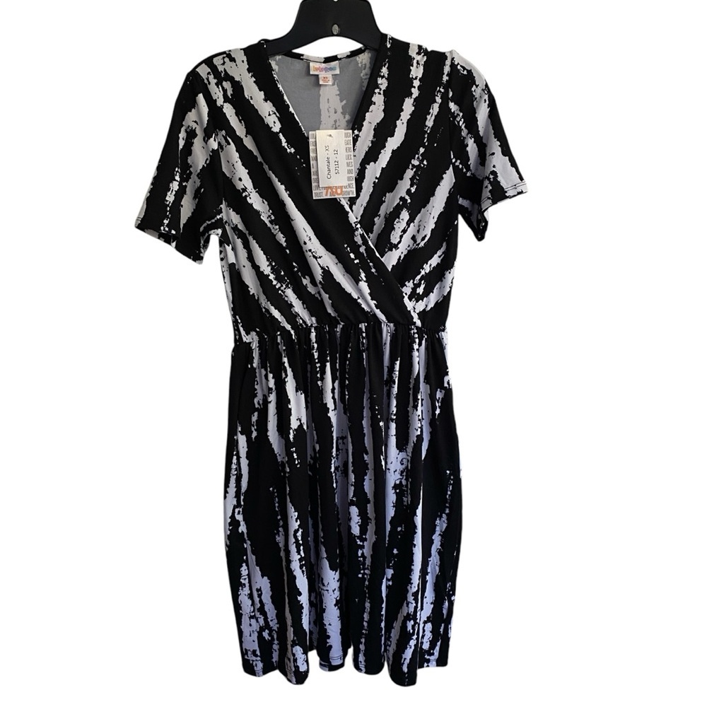 LulaRoe CHANTALE Black & White Cross Front Dress Size EXTRA SMALL NWT